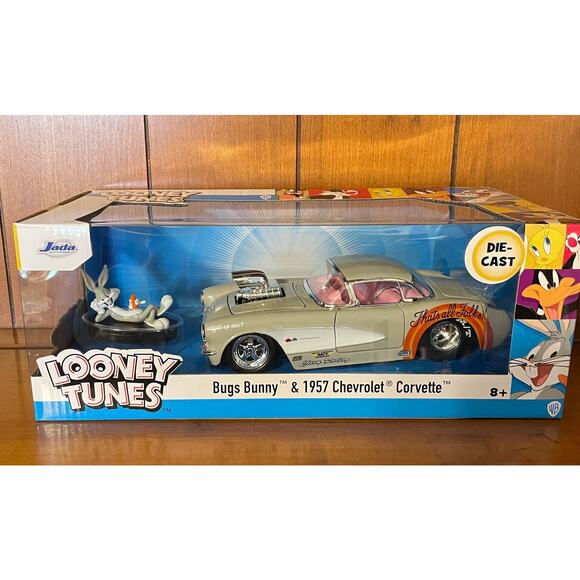 New in Box Bugs Bunny Looney Tunes Figurine and Die-cast 1957 Corvette - Picture 1 of 3